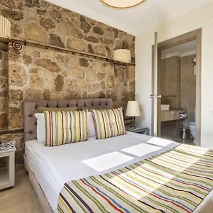 Holiday home Glamorous Flat With Jacuzzi Near Hadrians Gate, Antalya